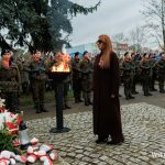 11 listopada, narodowe święto niepodległości, kwiaty, pomnik, 2025 (32)