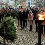 11 listopada, narodowe święto niepodległości, kwiaty, pomnik, 2025 (35)