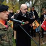 11 listopada, narodowe święto niepodległości, kwiaty, pomnik, 2025 (5)