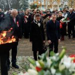 11 listopada, narodowe święto niepodległości, kwiaty, pomnik, 2025 (52)