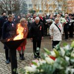 11 listopada, narodowe święto niepodległości, kwiaty, pomnik, 2025 (55)