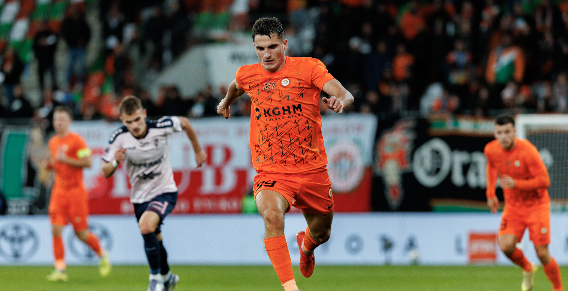 Gole, asysty i debiuty! Piłkarze KGHM Zagłębia Lubin wracają ze zgrupowań reprezentacji