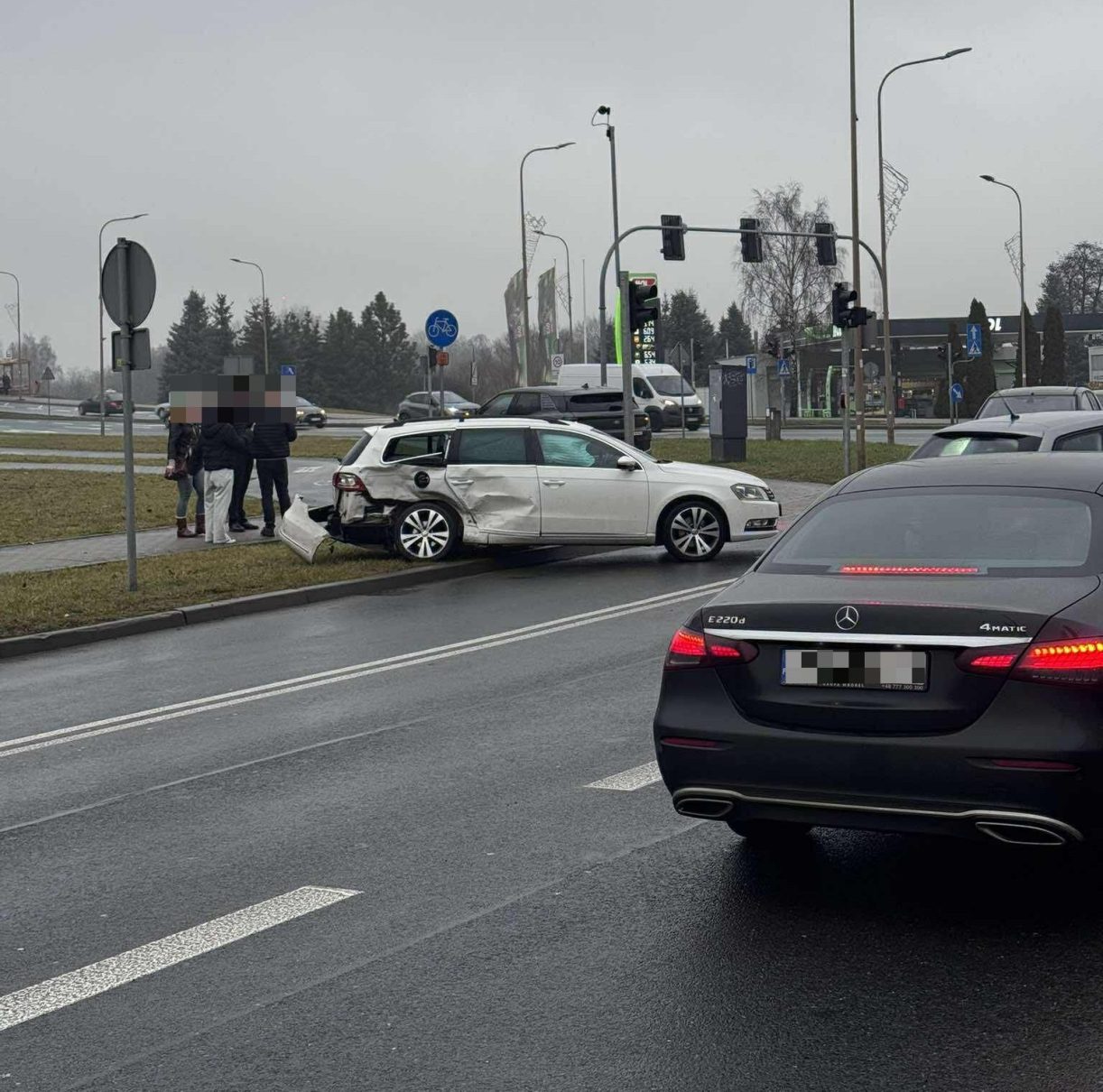 Wjechał na czerwonym świetle i spowodował kolizję