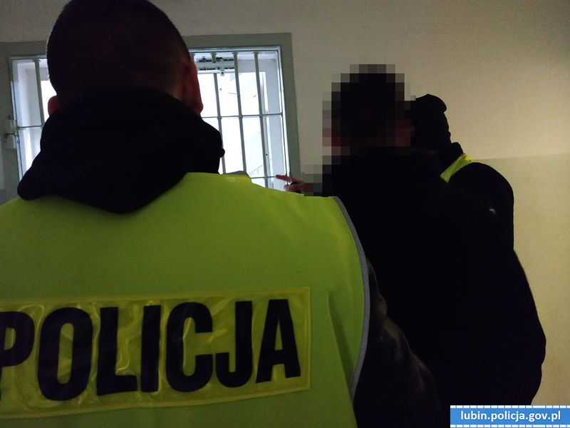 Pijany ojciec wiózł dzieci drogą S3