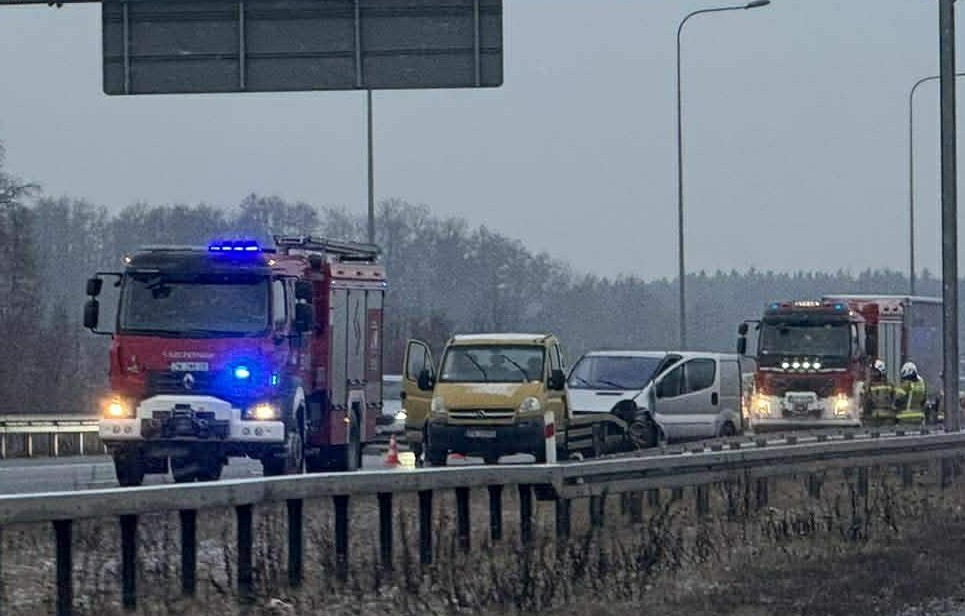 Uderzył w bariery energochłonne na S3