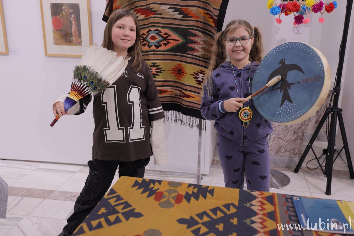 Mali Indianie w Pałacyku