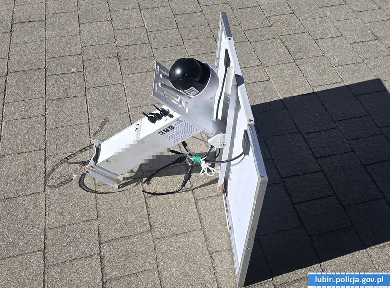 Zatrzymał się na drodze. W aucie miał łup