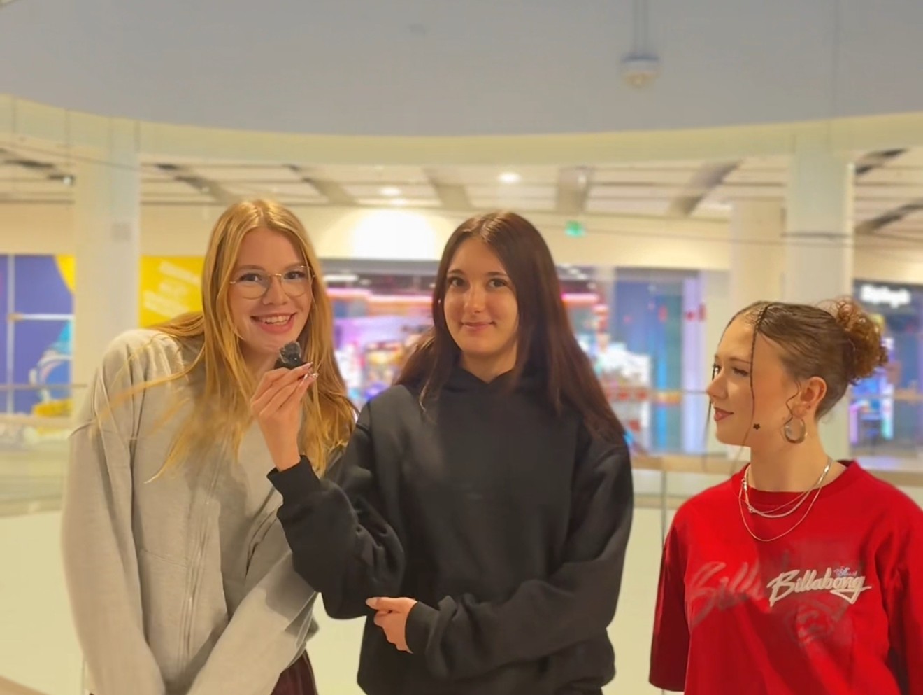 „(nie)idealni” zachęcają do życia offline