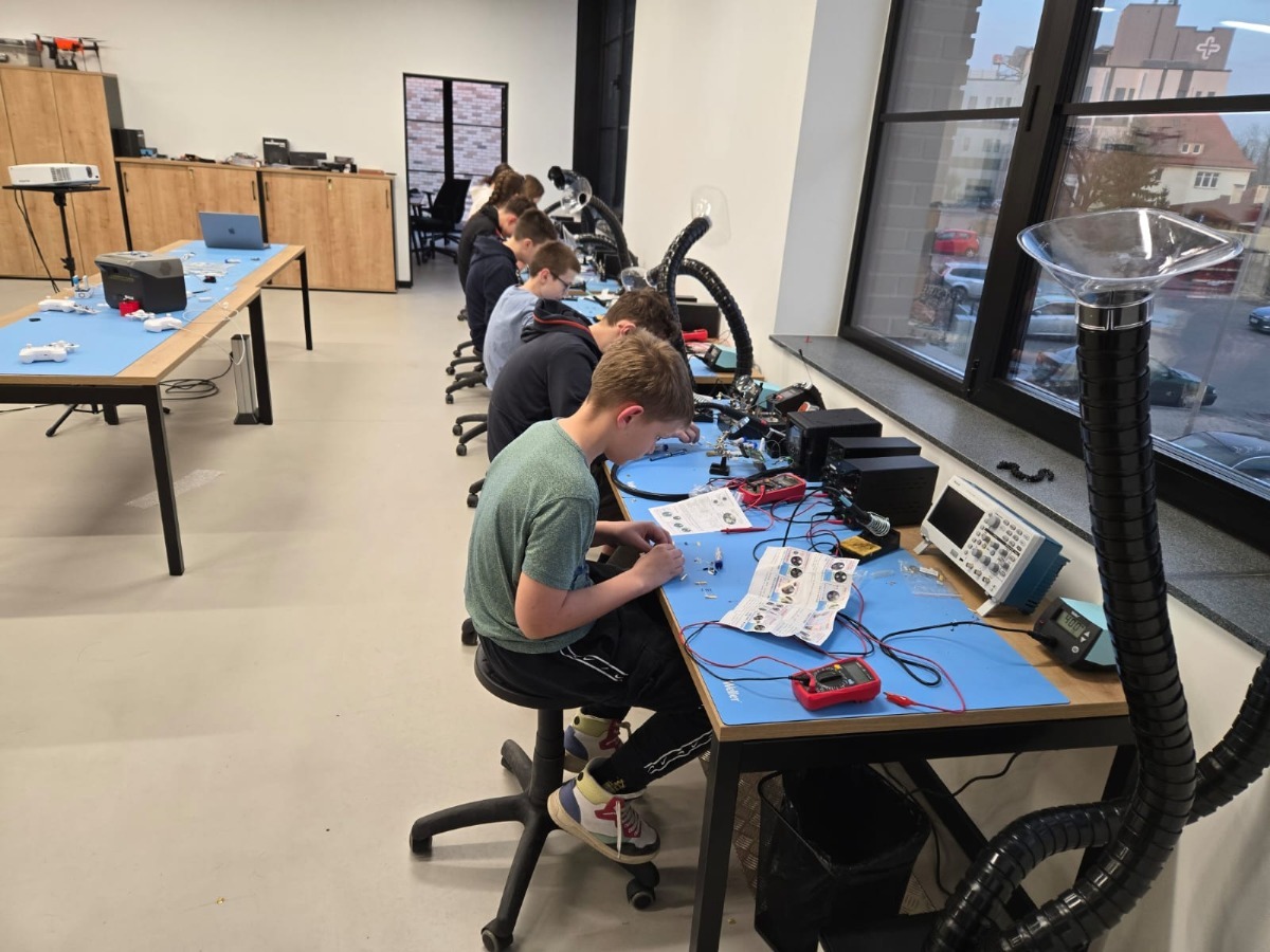 Warsztaty dronowe dla uczniów. Są jeszcze wolne miejsca