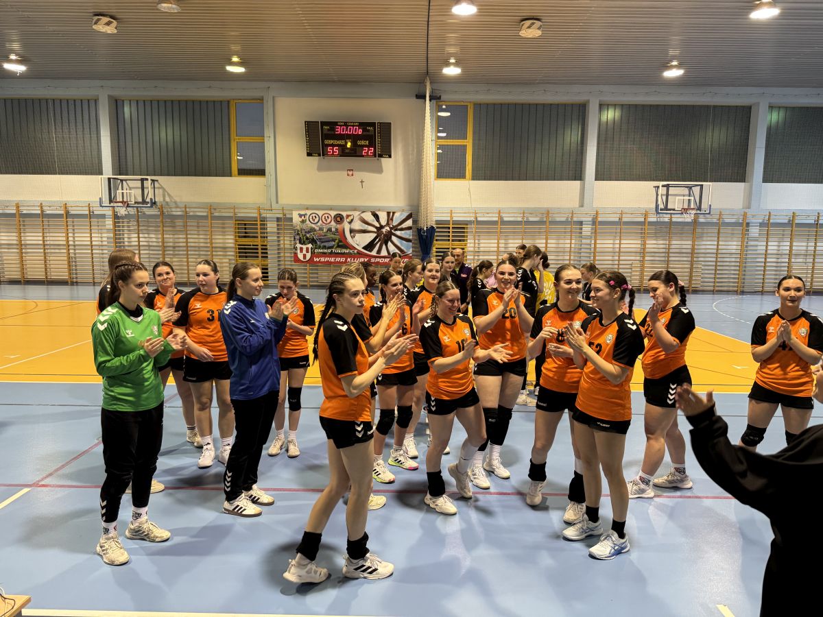 Sukces szczypiornistek SMS