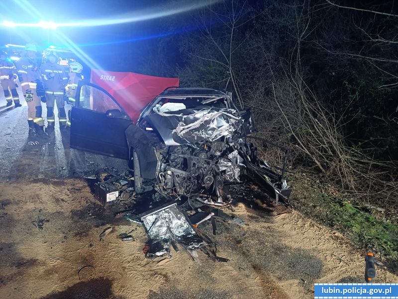 Tragiczny wypadek na drodze. Dwie osoby nie żyją!