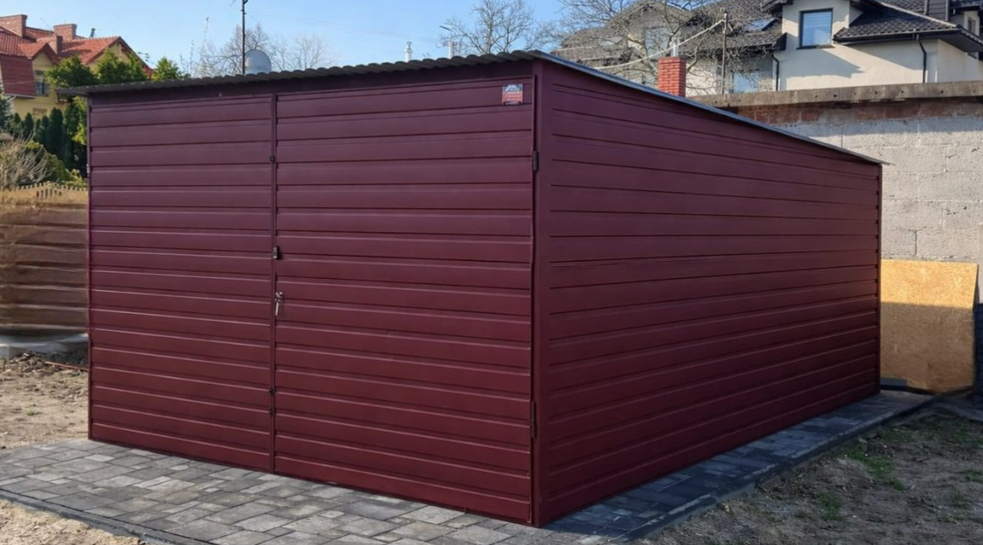 Garaż blaszany – dlaczego to optymalny wybór dla twojej działki?
