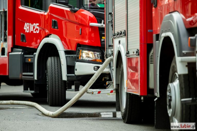 Pożar busa na Mickiewicza. Pomogli mieszkańcy