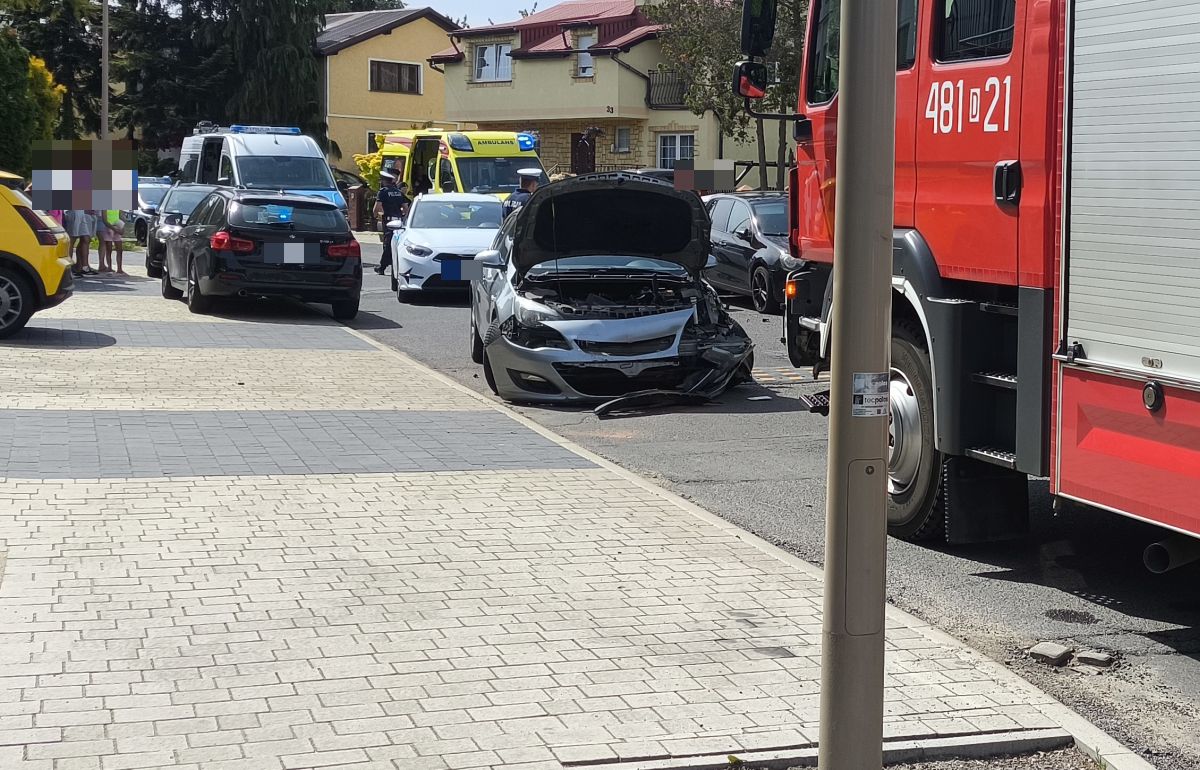 Jechał uderzając w inne auta. Był pijany