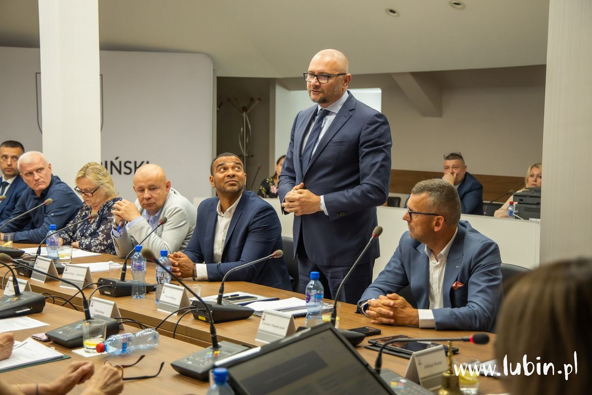 Zarząd powiatu z absolutorium