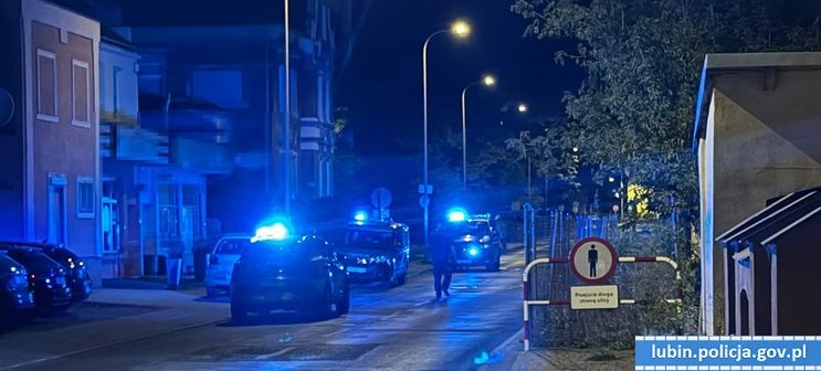 Nocny pościg ulicami miasta. 38-latek uciekał skradzionym autem