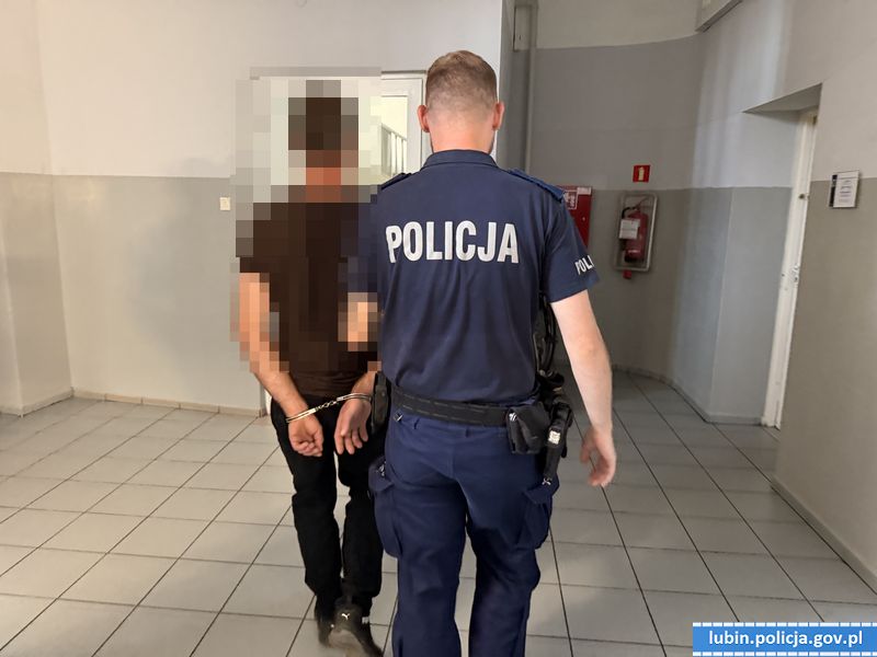 300 poszukiwanych w rękach policji