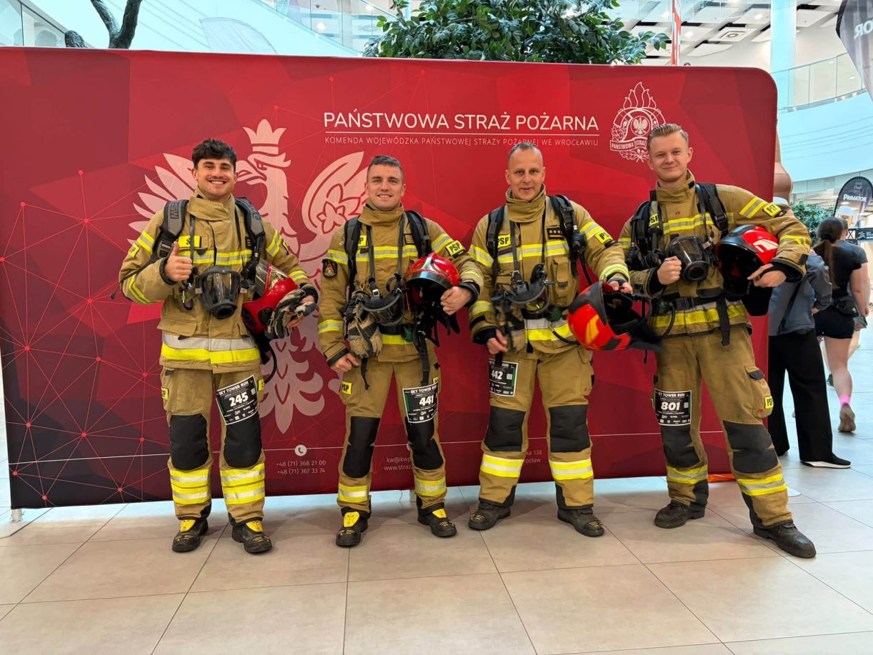 Strażacy znów wbiegli na Sky Tower