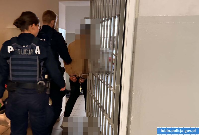 Ośmiu poszukiwanych zatrzymanych w dwa dni