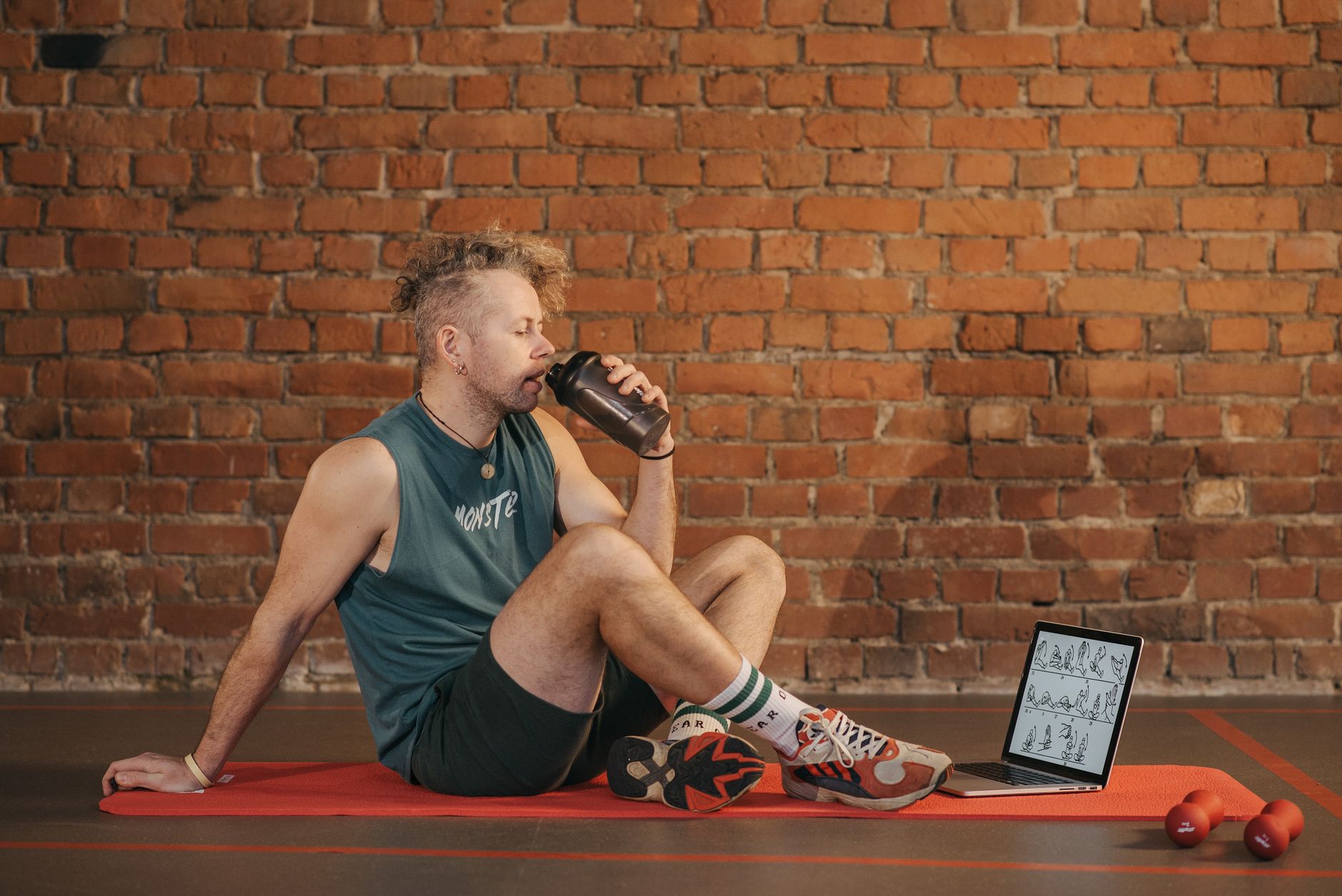 Przedtreningowki – jak wybrac i stosowac suplementy pre-workout