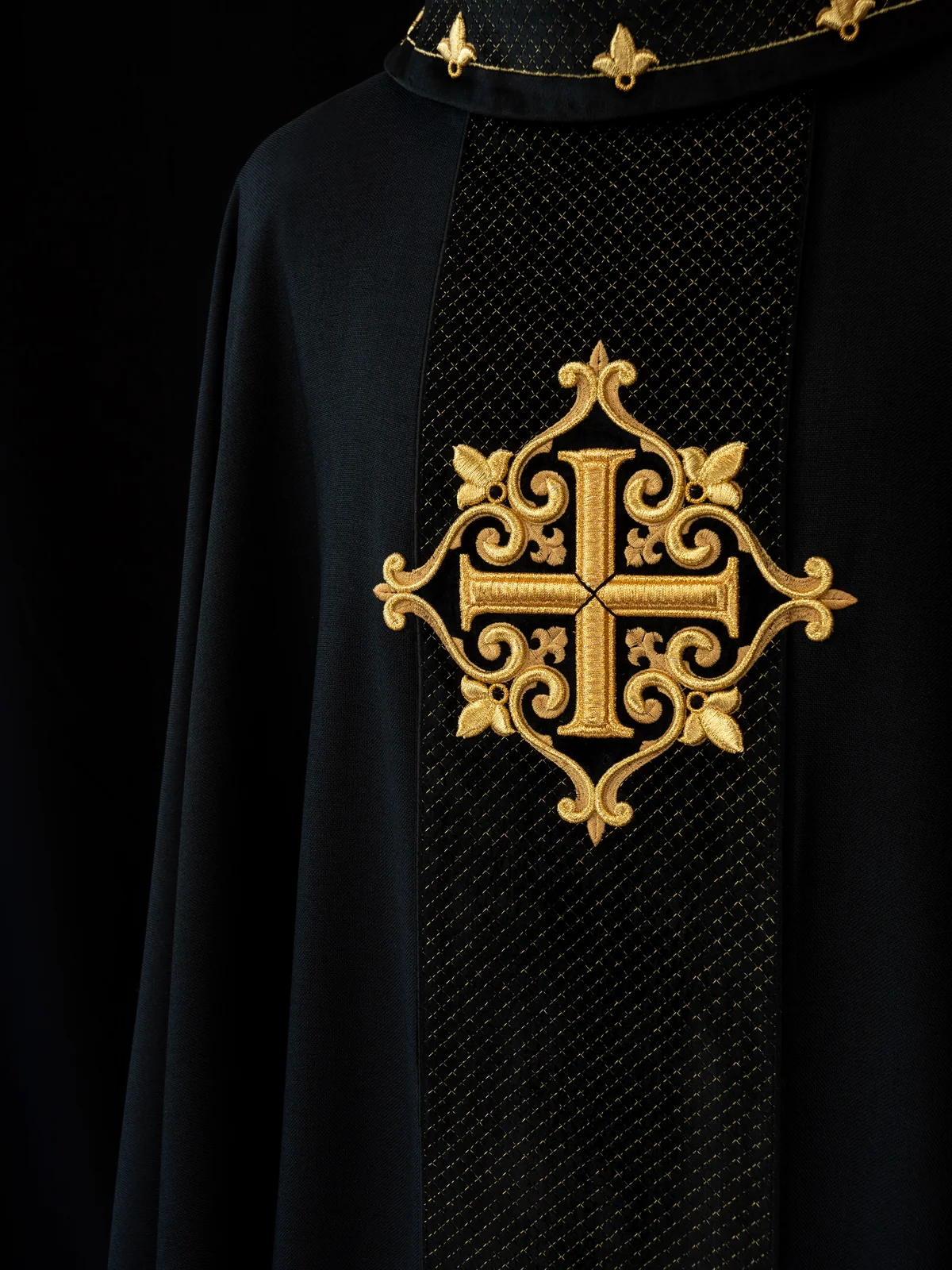 Pielęgnacja ornatów: Jak dbać o liturgiczne szaty?