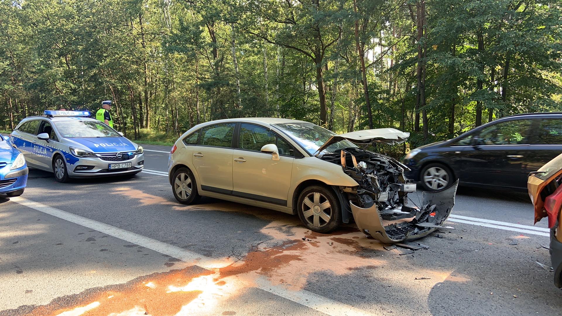 Wypadek koło Lubina. 75-latek w szpitalu