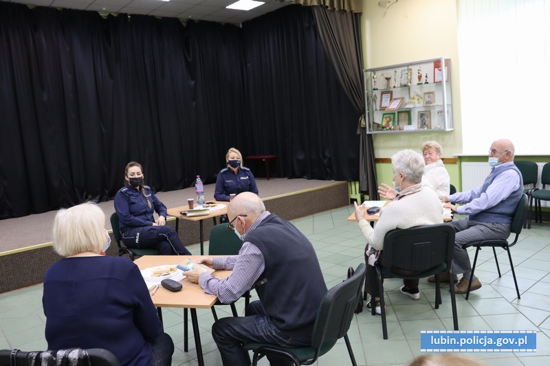 Policjantki spotkały się z seniorami