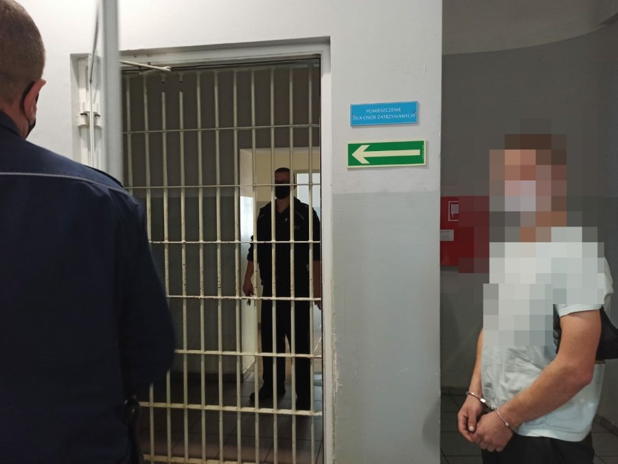 Ze słodyczy i alkoholu przerzucił się na markową odzież