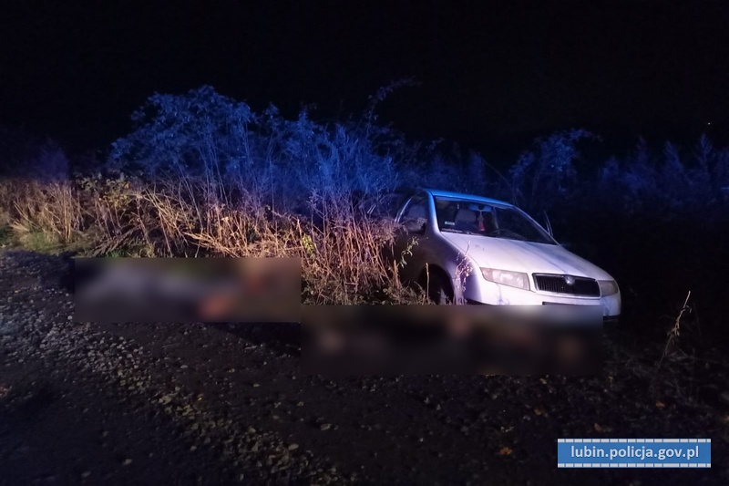 Uciekał przed policjantami najpierw autem, potem pieszo