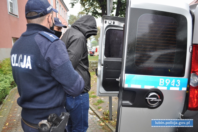 Wyszedł z komendy i znowu poszedł kraść