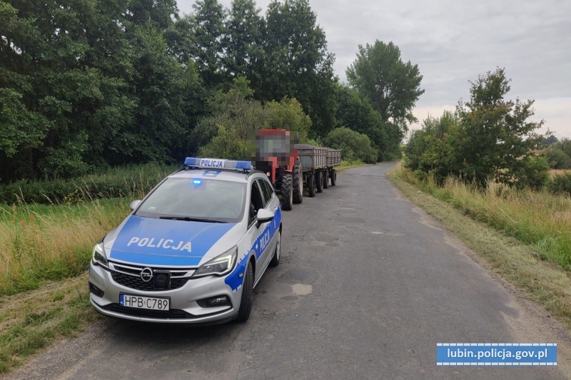 Świętował udane zbiory: policja złapała pijanego traktorzystę