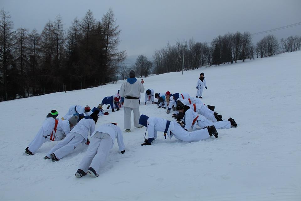 Zimowe treningi wojowników karate kyokushin