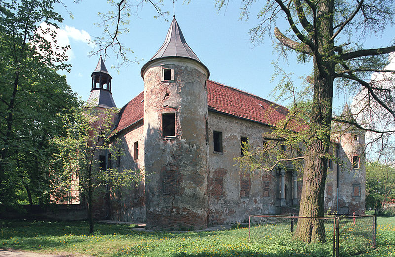 Zamek opanują turyści