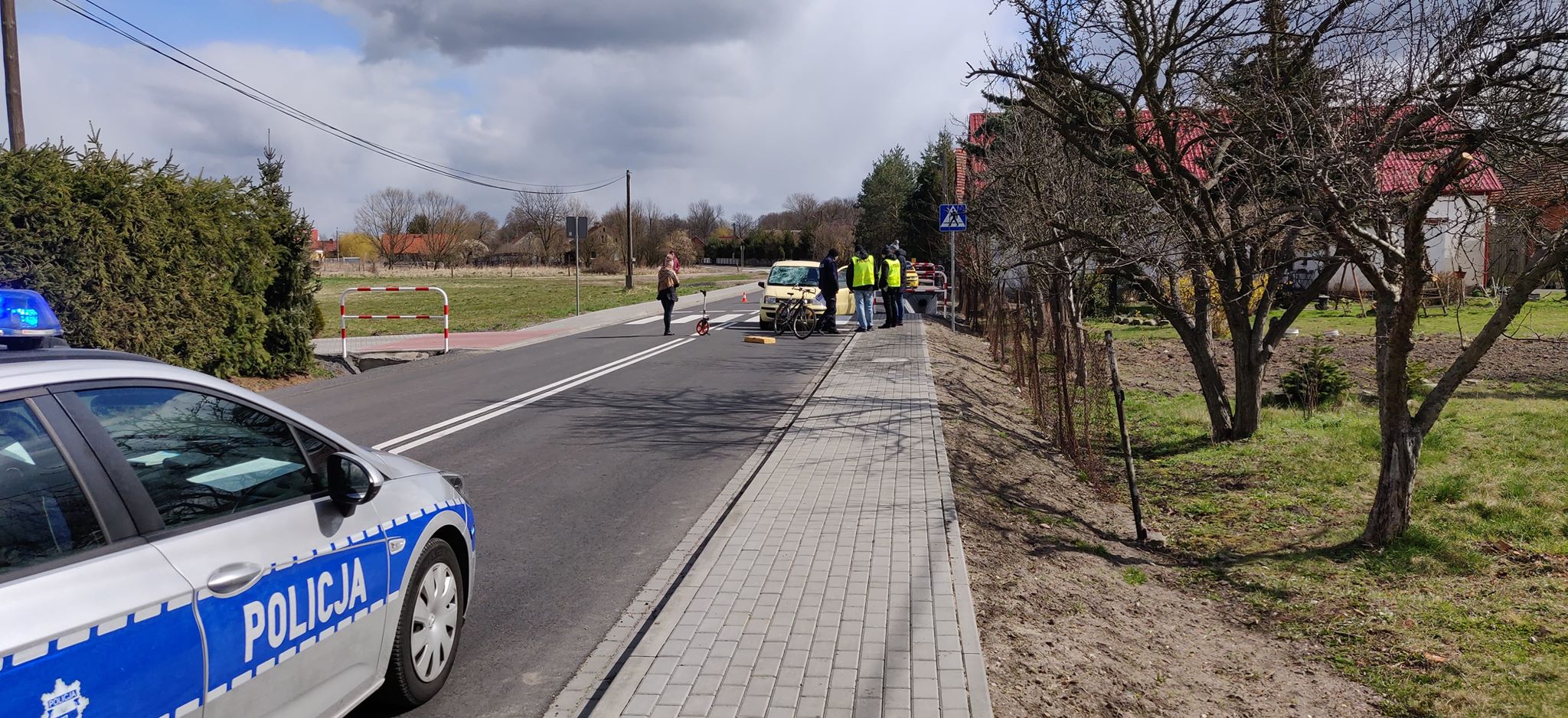 Ciężko ranny rowerzysta po wypadku w Niemstowie