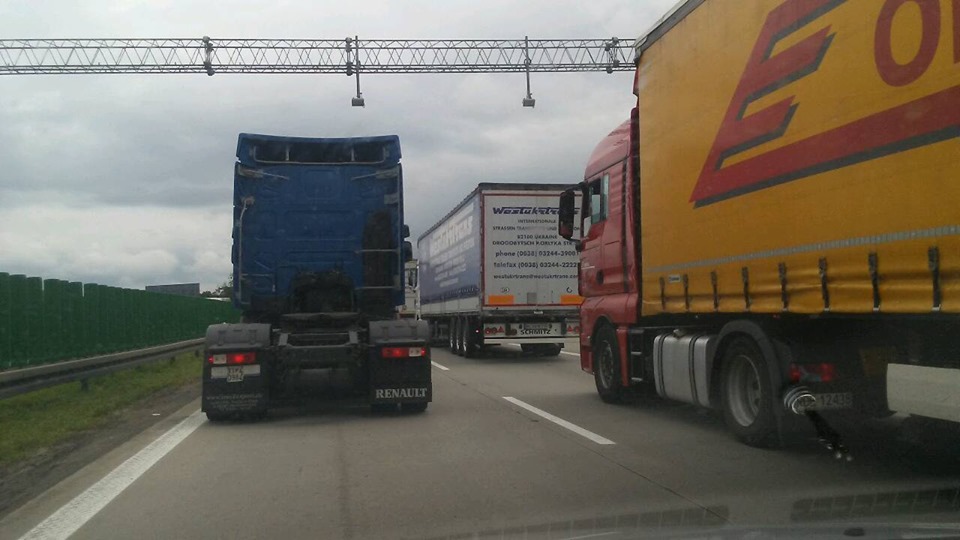 Kierowcy ciężarówek szykują na jutro blokadę na A4