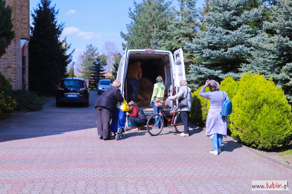 Ziemniaki rozeszły się w mig. Potrzebujących jest mnóstwo