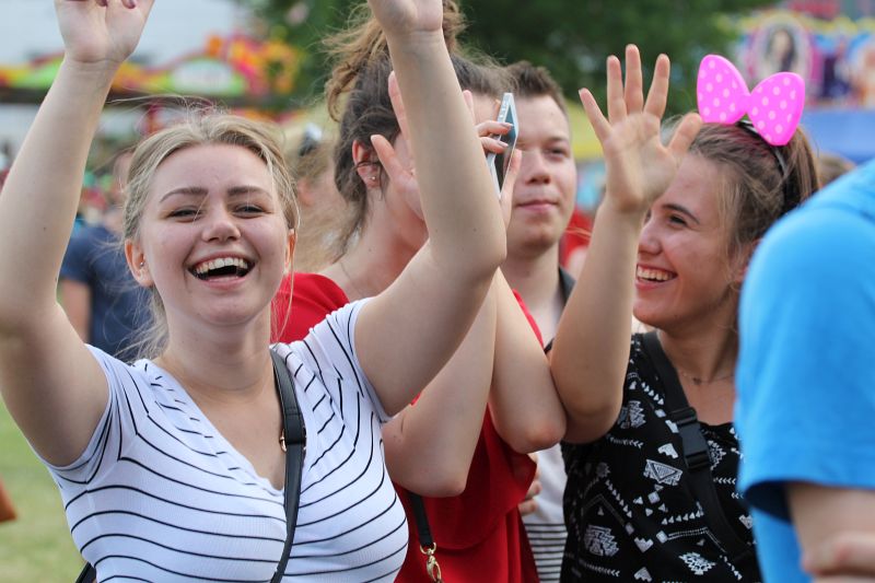 Trzydniowa zabawa na błoniach