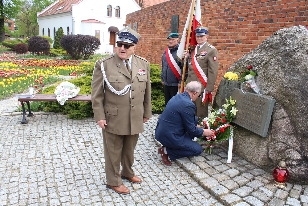 Pamiętają kombatanci, zapomina młodzież