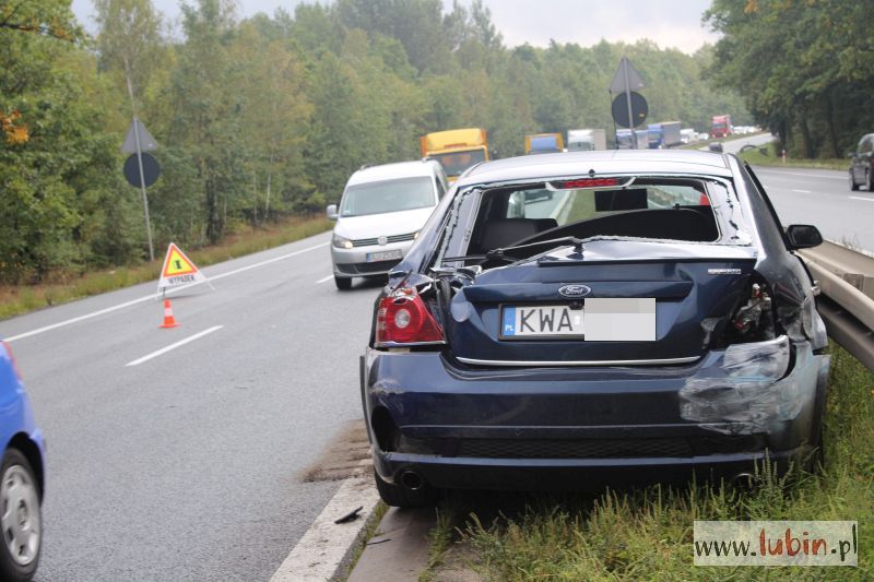 Kilka razy uderzyła w tira i w barierkę