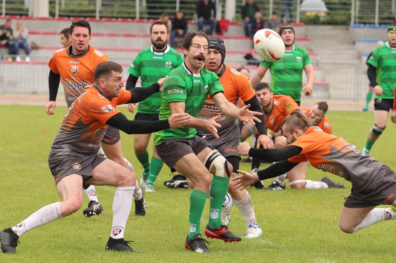 Zacięty pojedynek rugbystów z warszawiakami