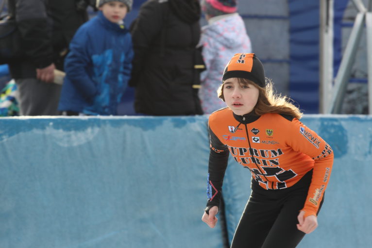 36 lubińskich łyżwiarek i łyżwiarzy wzięło udział w tej rywalizacji