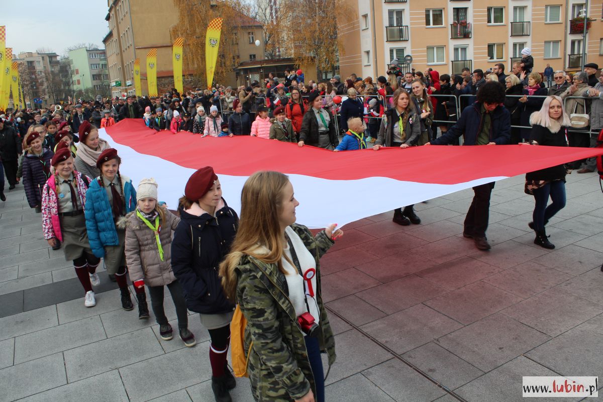 Biało-czerwono na lubińskim rynku