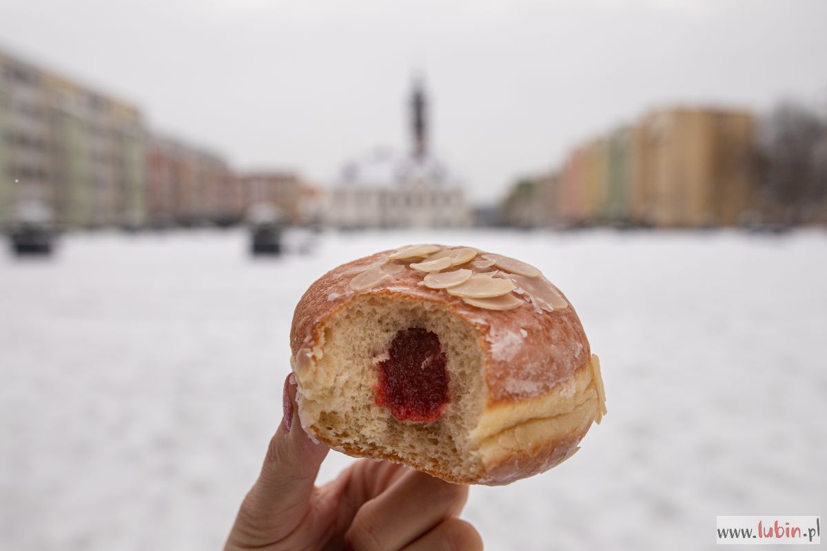 Dziś każdy musi zjeść pączka. Taka tradycja