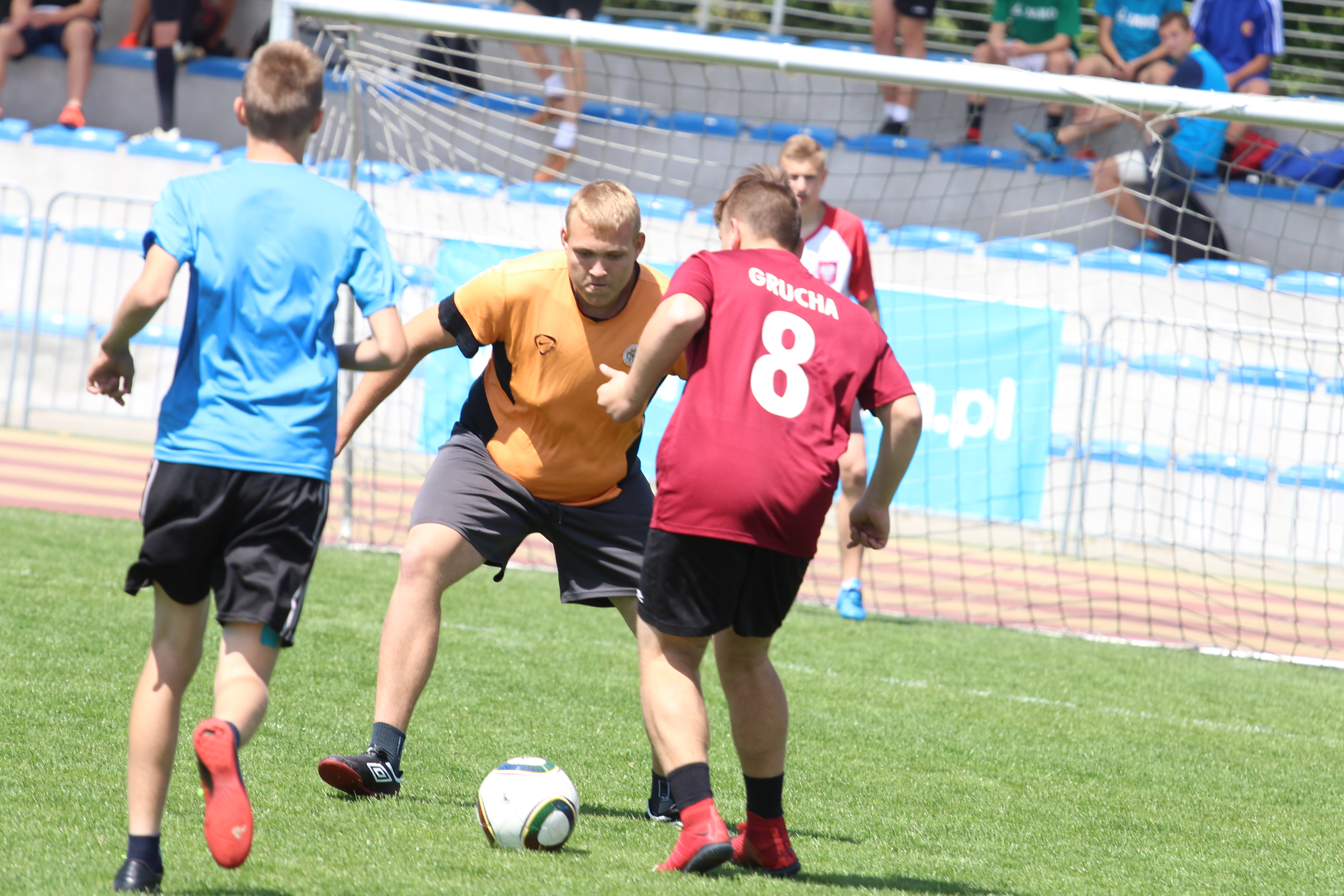 Futbolowe emocje na stadionie RCS