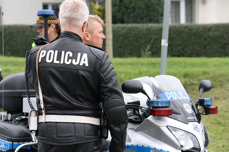 Przed policją ukrył się w krzakach