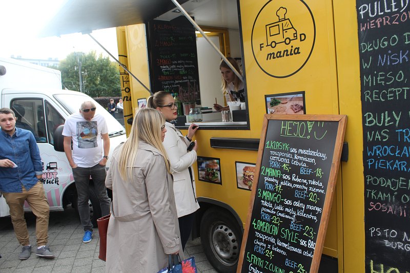 Smakowita impreza. Food trucki w lubińskim rynku