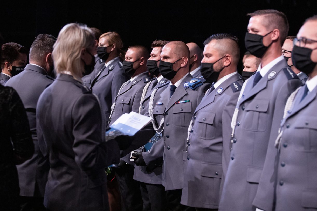 Lubińscy policjanci odebrali awanse i odznaczenia