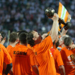 Jędrzej Kędziora z pucharem za Mistrzostwo Polski 2007