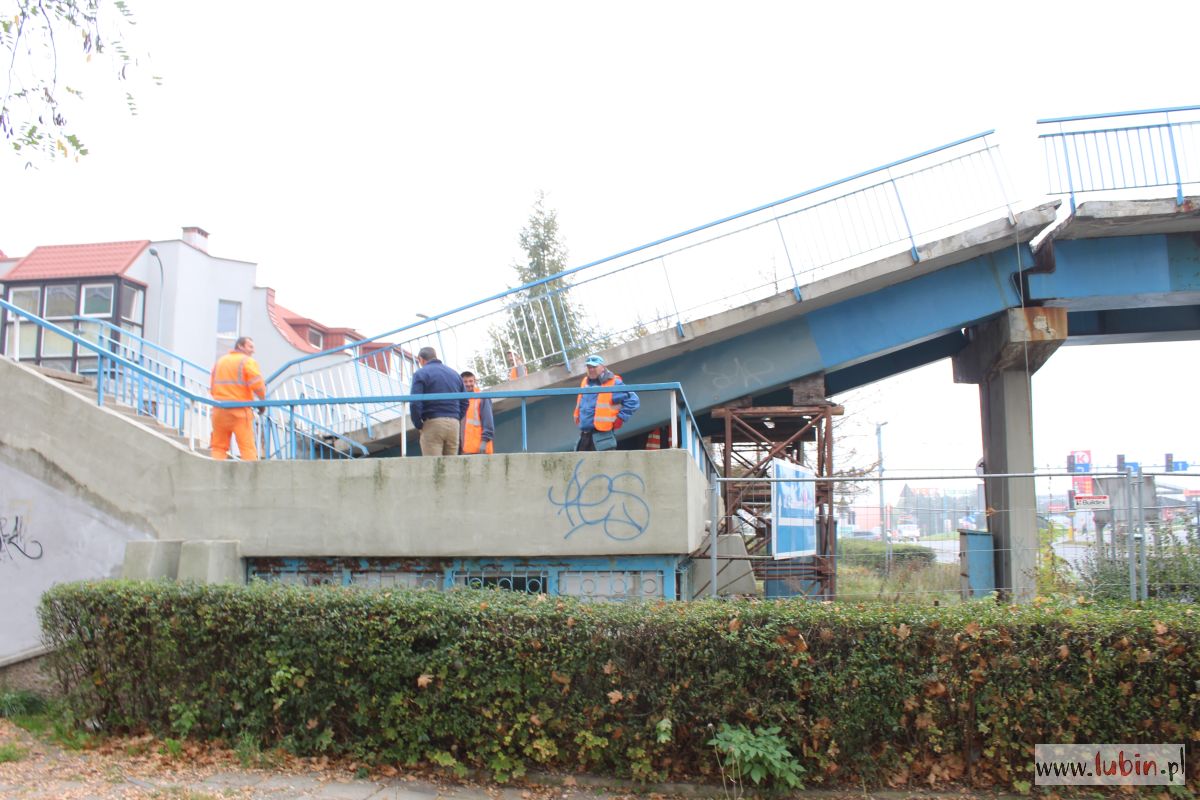 Rozpoczęły się prace na kładce KEN. Są utrudnienia w ruchu