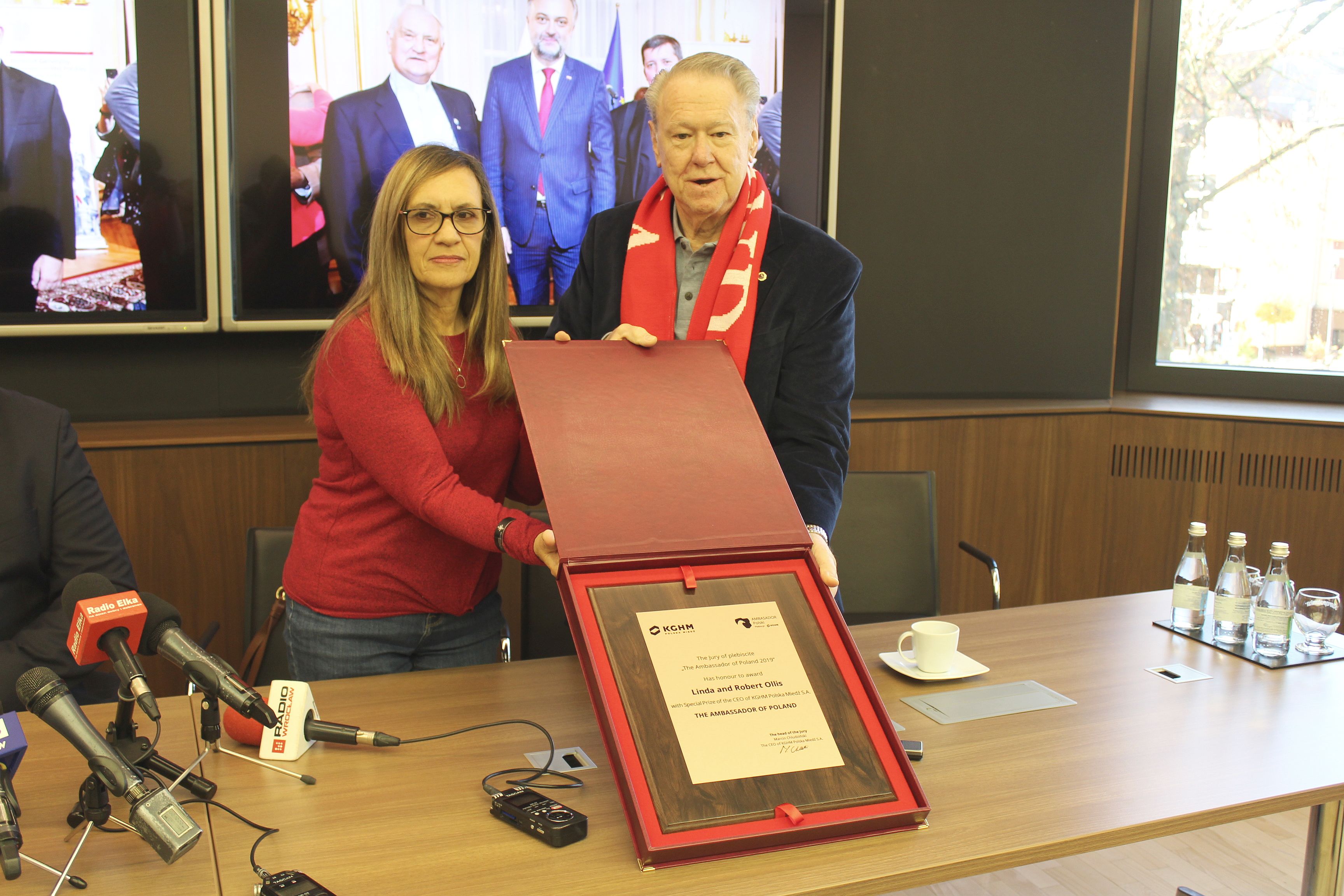 Amerykański żołnierz ocalił Polaka. KGHM honoruje jego rodziców